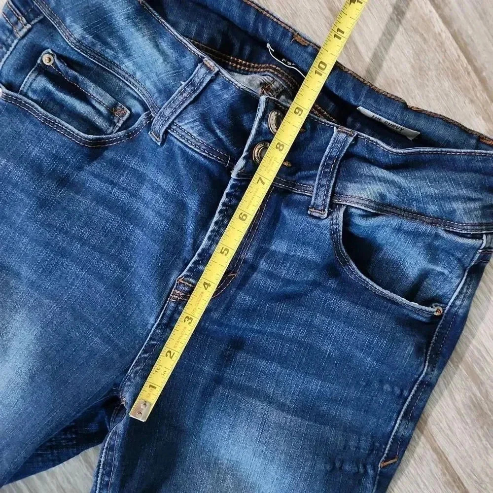 Kensie The Curvy Skinny Crop Jeans - Picture 4 of 10